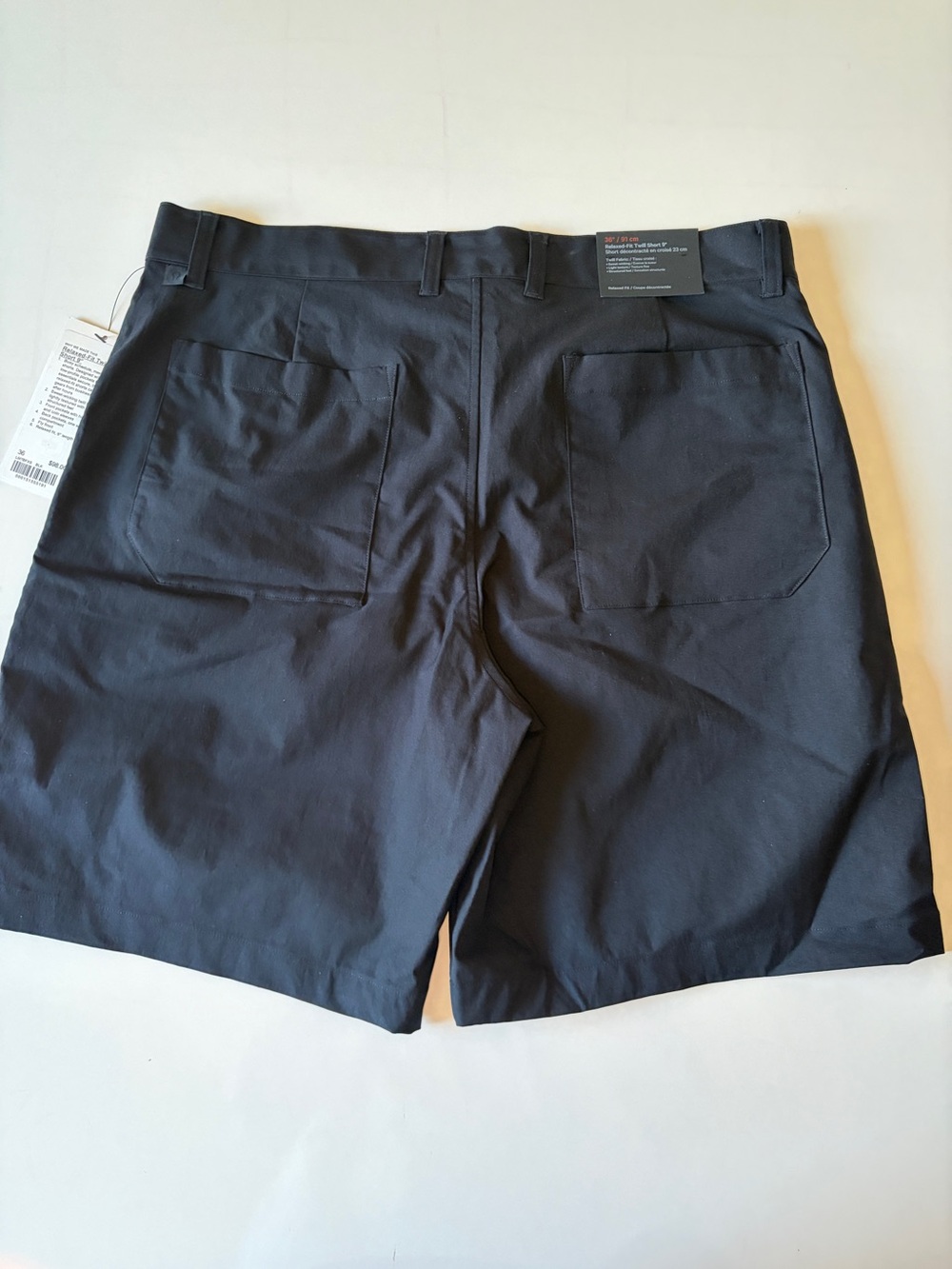 New Lululemon black relaxed fit twill shorts men size 36 9” inseam golf athletic - Picture 4 of 5